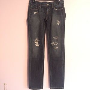 Modern Slim distressed jeans